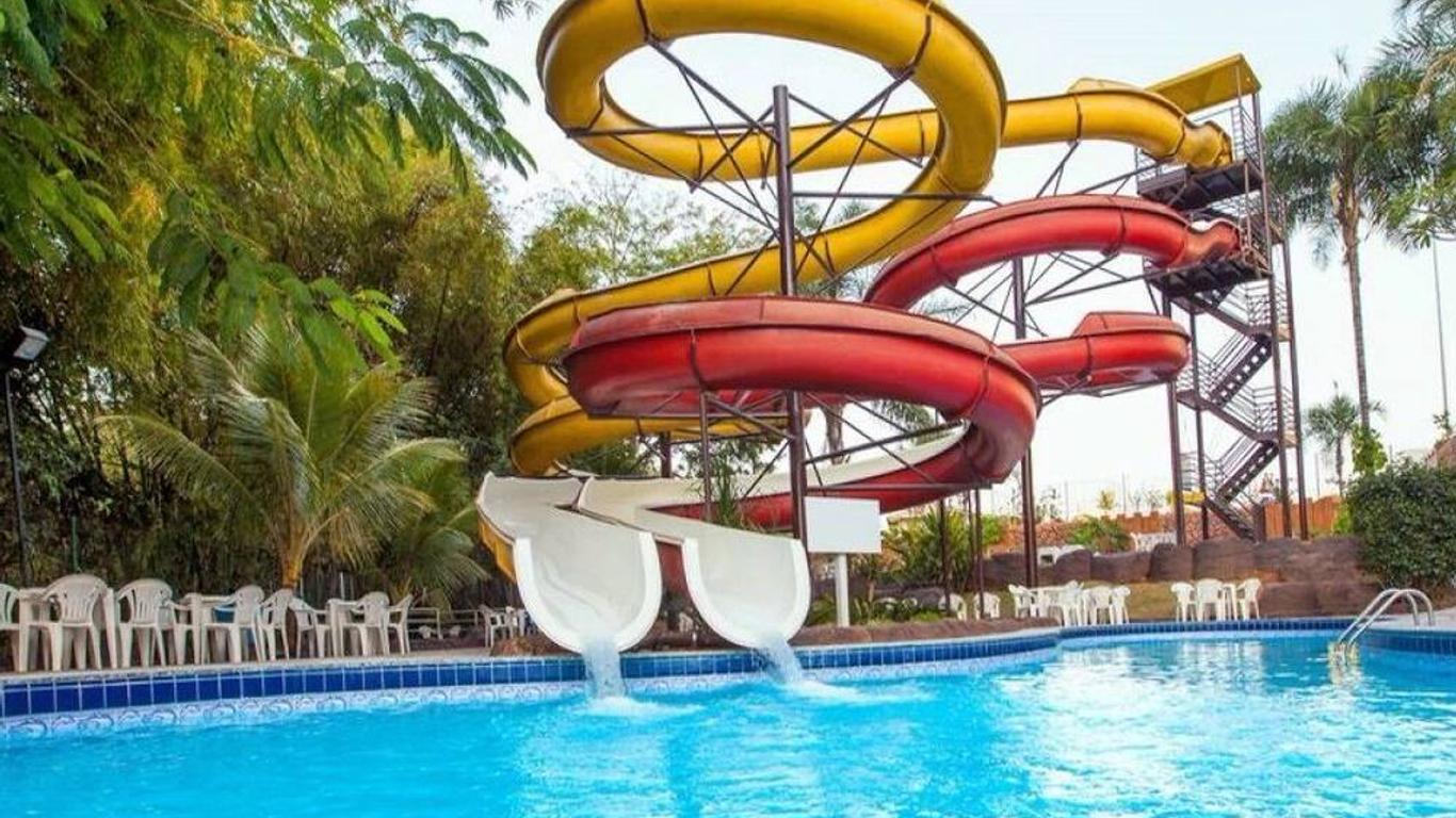 ÁGUAS TERMAIS NATURAIS PISCINAS QUENTES 24 HORAS GRÁTIS Acesso aos Parques  Aquáticos do Golden Dolphin Grand Hotel do Supreme e do Express Ideal para  Família e Casais Resorts em Caldas Novas, Caldas