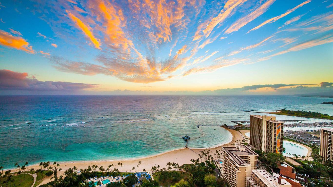 Hilton Hawaiian Village Waikiki Beach Resort